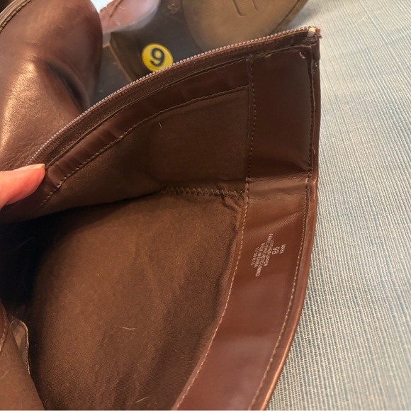 Boots - Picture 4 of 5